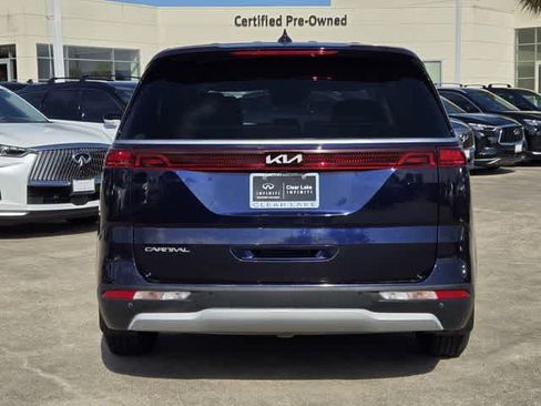 Used 2024 Kia Carnival LX FWD image 5