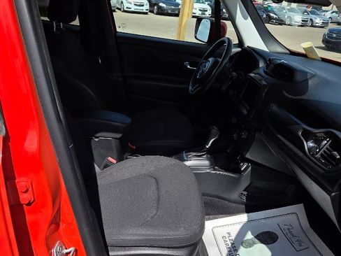 Used 2018 Jeep Renegade Altitude w/ Popular Equipment Group image 15