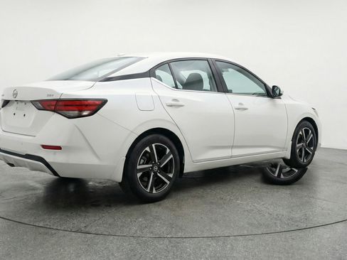 Used 2025 Nissan Sentra SV image 9