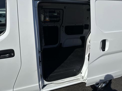 Used 2020 Nissan NV200 SV w/ Sliding Glass Door Package image 13