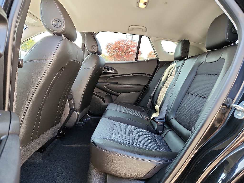 Used 2025 Chevrolet Trax LT w/ Driver Confidence Package FWD image 6