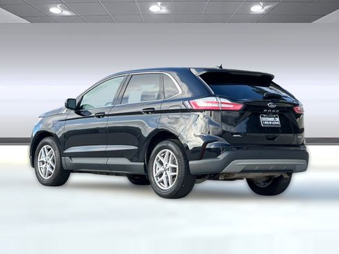 Used 2023 Ford Edge SEL image 3
