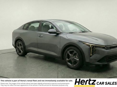 Used 2025 Kia K4 LXS FWD image 1