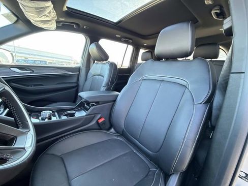 New 2026 Jeep Grand Cherokee Limited AWD/4WD image 6
