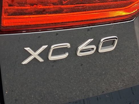 Certified 2023 Volvo XC60 B5 Core w/ Climate Package AWD/4WD image 31