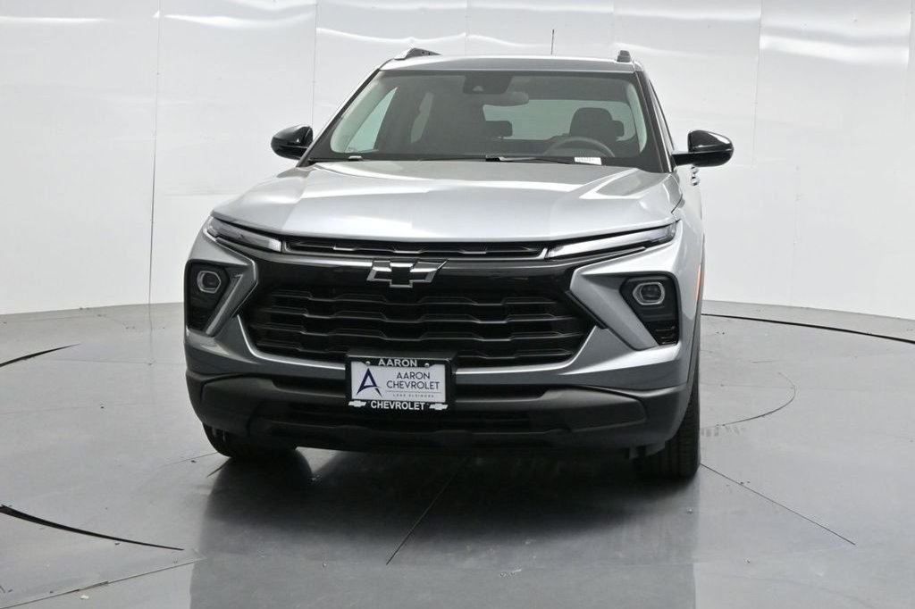 Used 2026 Chevrolet TrailBlazer LT w/ Midnight Edition FWD image 3