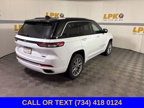 Used 2022 Jeep Grand Cherokee Summit w/ Luxury Tech Group V AWD/4WD image 8