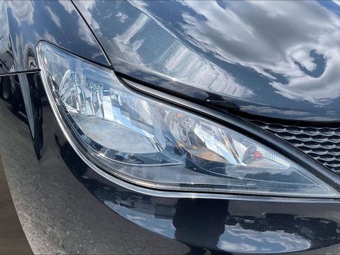 Used 2023 Chrysler Voyager LX FWD image 33