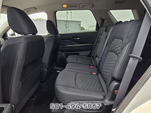 Used 2022 Nissan Pathfinder SV AWD/4WD image 11