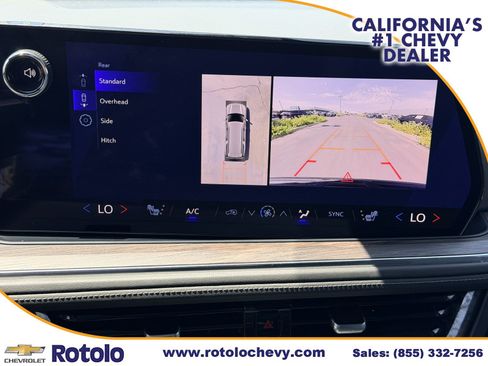 Used 2025 Chevrolet Suburban LT RWD image 23