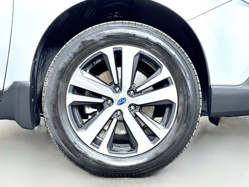 Used 2019 Subaru Outback 2.5i Limited image 43