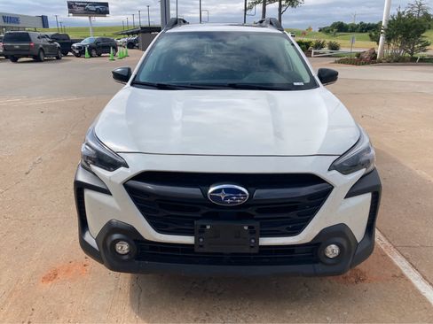 Used 2025 Subaru Outback Premium AWD/4WD image 10