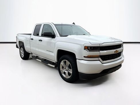 Used 2019 Chevrolet Silverado 1500 Custom image 3