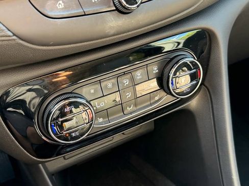 Used 2023 Buick Encore GX Select FWD image 23
