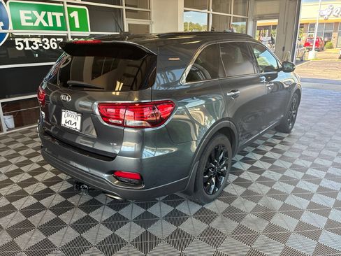 Used 2019 Kia Sorento S AWD/4WD image 6