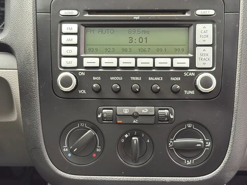 Used 2009 Volkswagen Jetta SE FWD image 45