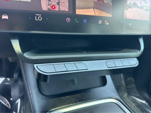 Used 2022 Tesla Model Y Long Range AWD/4WD image 24