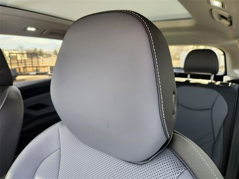 New 2026 Volkswagen Tiguan SE image 13