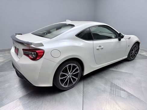 Used 2020 Toyota 86 image 5