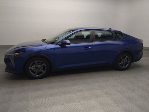 Used 2025 Kia K4 FWD image 2