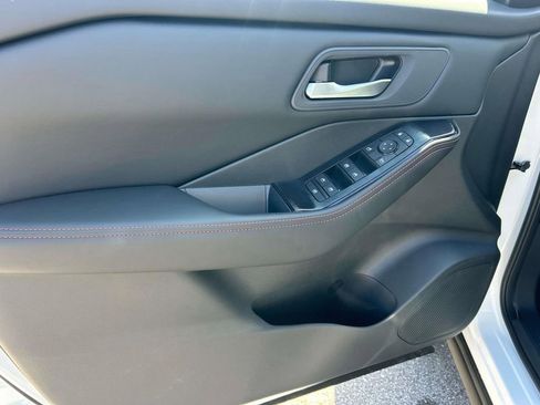 New 2026 Nissan Rogue SV AWD/4WD image 18