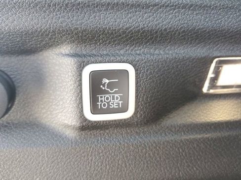 New 2025 Jeep Grand Cherokee L Altitude image 11