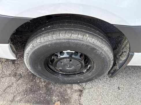 Used 2025 Mercedes-Benz Sprinter 2500 image 26