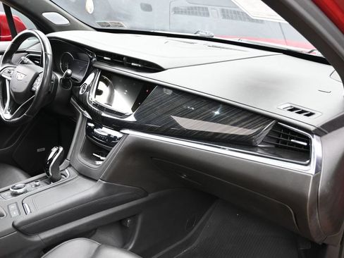 Used 2022 Cadillac XT6 Premium Luxury FWD image 31