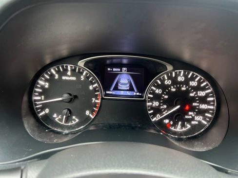 Used 2020 Nissan Pathfinder SL AWD/4WD image 16