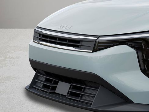 New 2025 Kia K4 LXS image 12