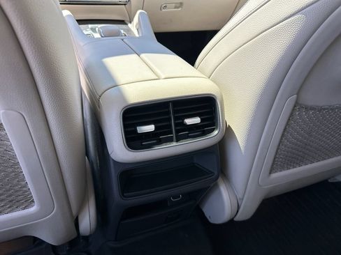 Used 2020 Mercedes-Benz GLE 350 4MATIC image 33