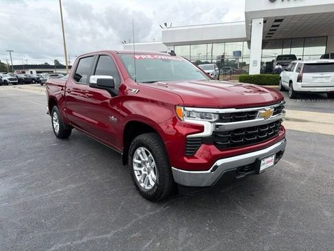 Used 2024 Chevrolet Silverado 1500 LT w/ Z71 Off-Road Package AWD/4WD image 4