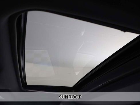 Used 2019 Toyota Avalon Limited image 4