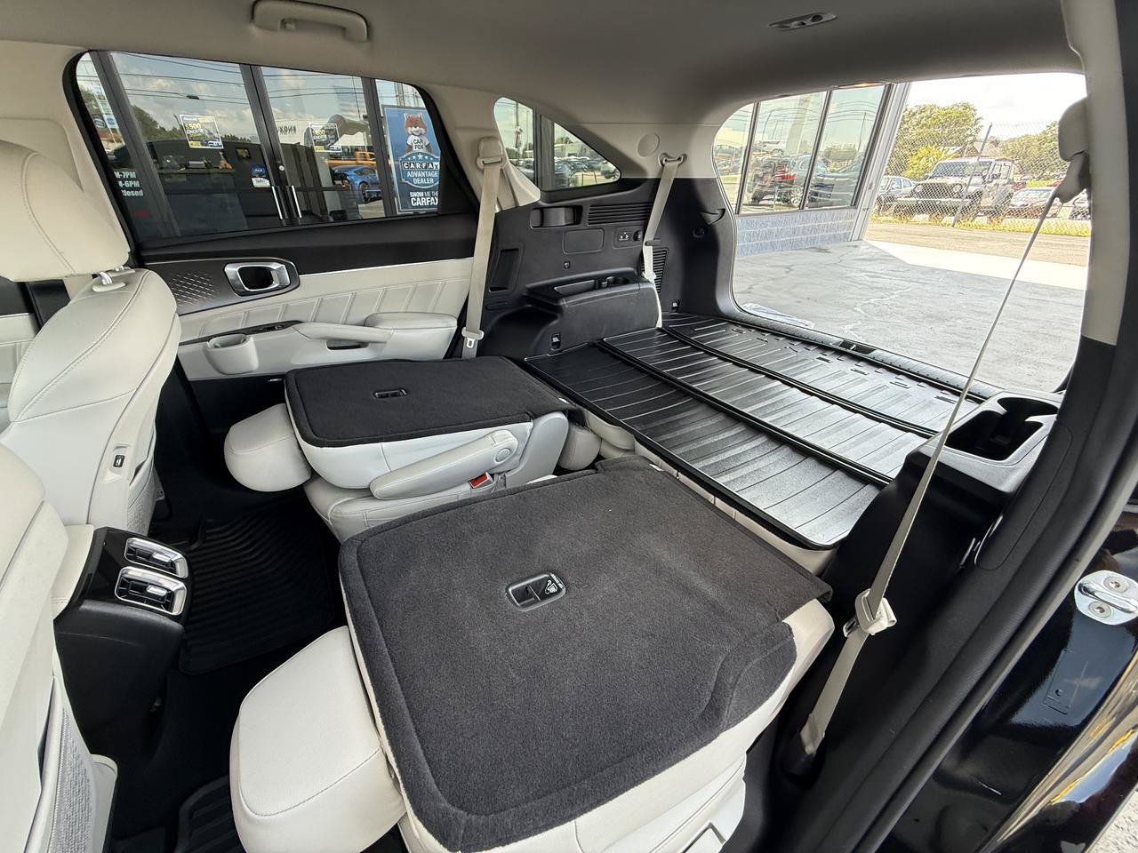Used 2022 Kia Sorento AWD SX Prestige Plug-In Hybrid image 44