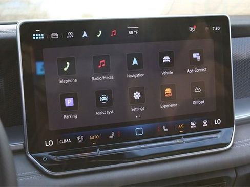 New 2025 Volkswagen Tiguan SE R-Line image 13