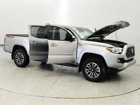 Used 2023 Toyota Tacoma TRD Sport AWD/4WD image 9