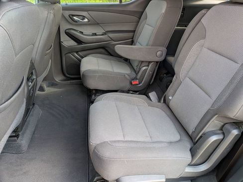 Used 2023 Chevrolet Traverse LT FWD image 24