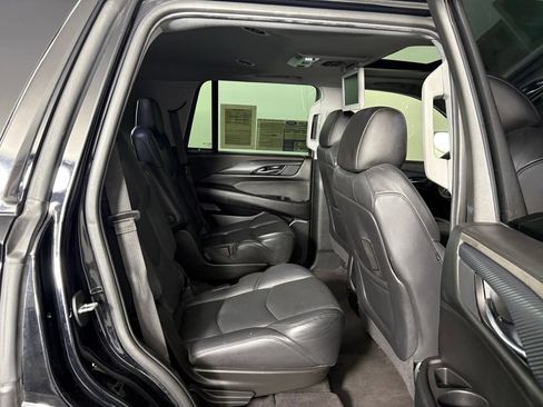 Used 2020 Cadillac Escalade Luxury AWD/4WD image 37