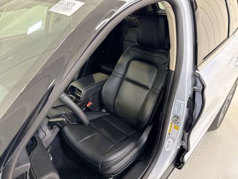 New 2026 Lincoln Corsair Premiere image 10