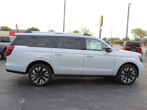 New 2025 Ford Expedition Max Platinum w/ Driver's Package image 6