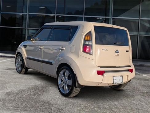 Used 2011 Kia Soul ! image 4