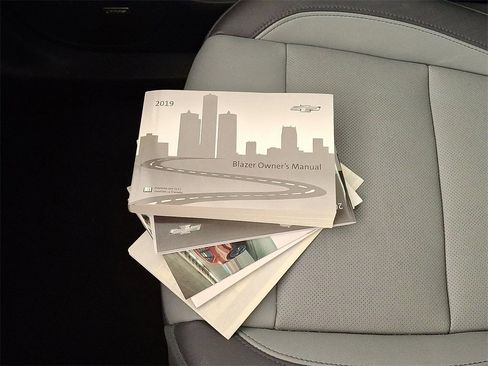 Used 2019 Chevrolet Blazer LT w/ Sun and Wheels Package image 27