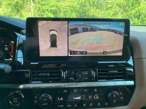 New 2026 Nissan Pathfinder Platinum FWD image 15