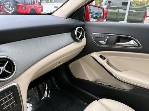 Certified 2019 Mercedes-Benz GLA 250 image 26