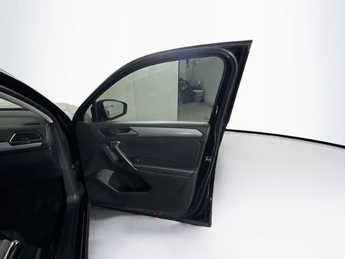 Used 2024 Volkswagen Tiguan S image 31