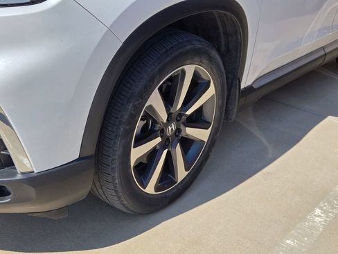 Used 2024 Honda Pilot Touring image 19