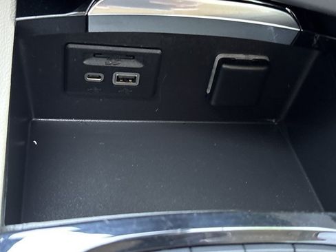Used 2022 Buick Envision Essence w/ Technology Package I FWD image 34