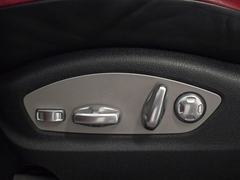 Certified 2023 Porsche Macan AWD/4WD image 38