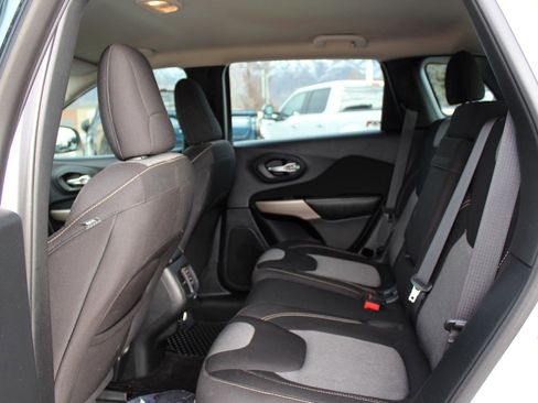 Used 2017 Jeep Cherokee Sport w/ Cold Weather Group image 61