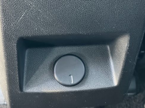 Used 2017 Chevrolet Equinox LT w/ Convenience Package FWD image 14
